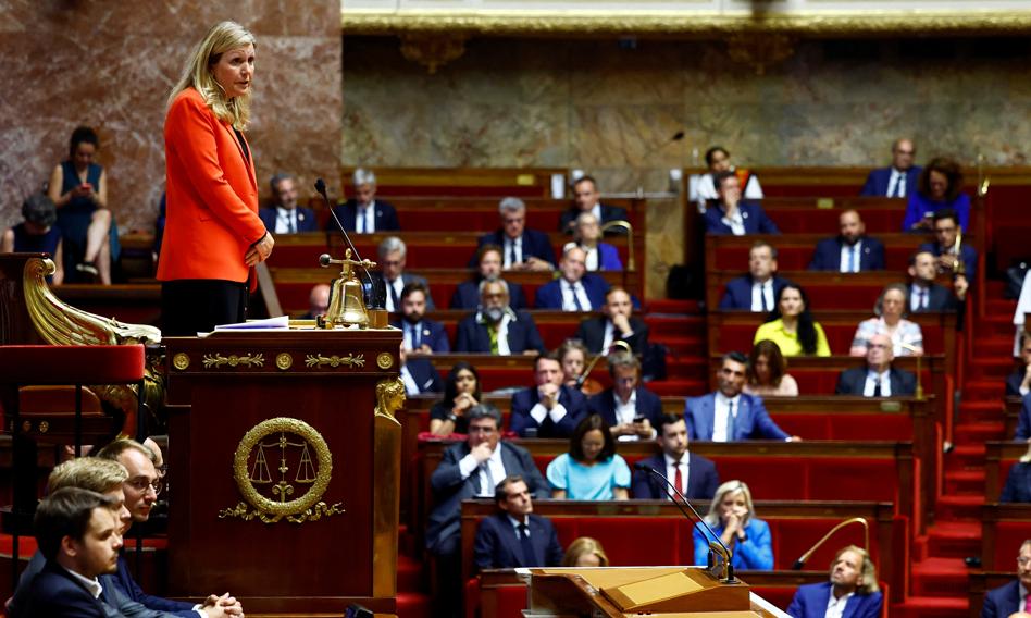 Polityka we Francji. Kandydatka obozu prezydenckiego znów na czele parlamentu