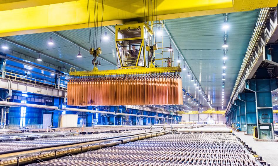 Ceny miedzi w Londynie mocno spadają z rekordowego poziomu