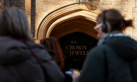 Atak na klejnoty koronne w Tower of London. Aktywiści chcą opodatkowania bogaczy