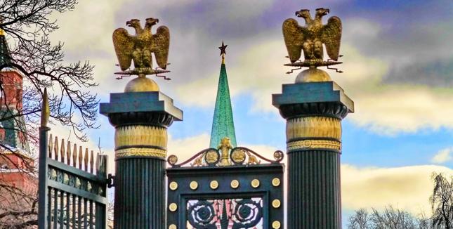 Rosyjski wywiad nadal ma za granicą nielegalnych agentów