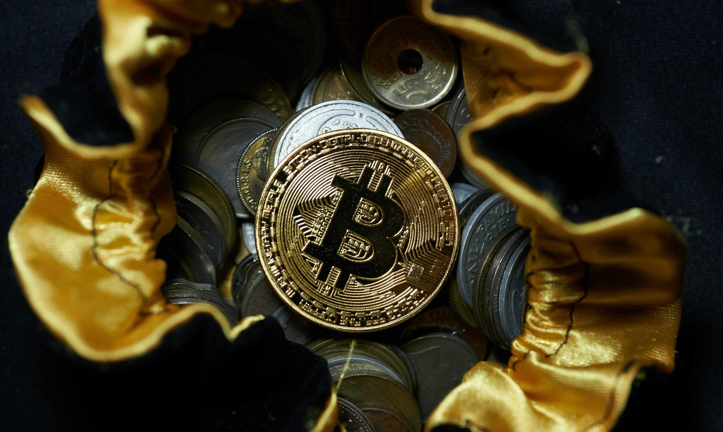 Bitcoin pogłębia tegoroczne dno - Bankier.pl