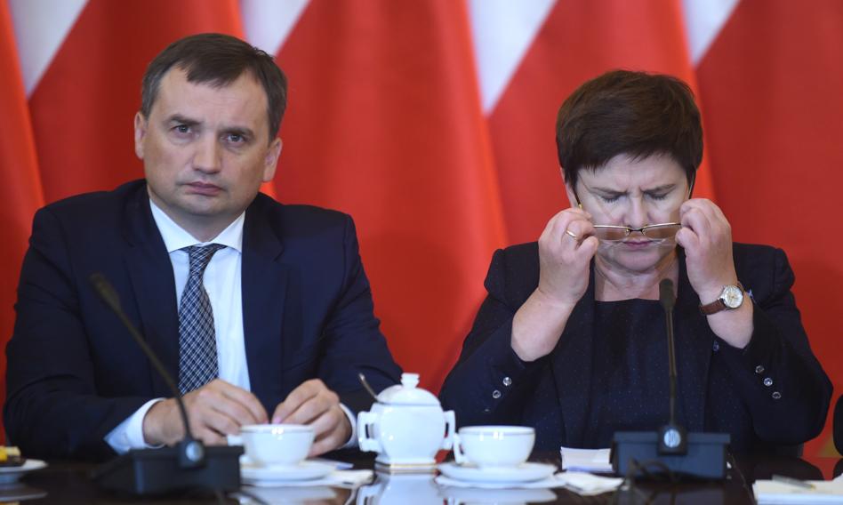 Wraca sprawa Ziobry i wypadku Szydło. Prokuratura powołała dwa zespoły