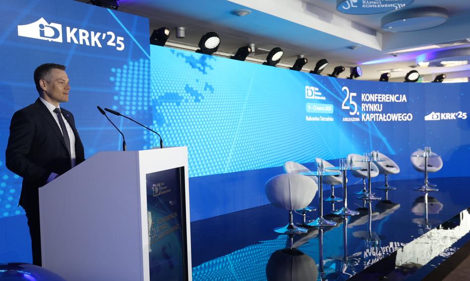 Szef KNF wskazuje trzy kluczowe obszary ważne do poprawy rynku finansowego