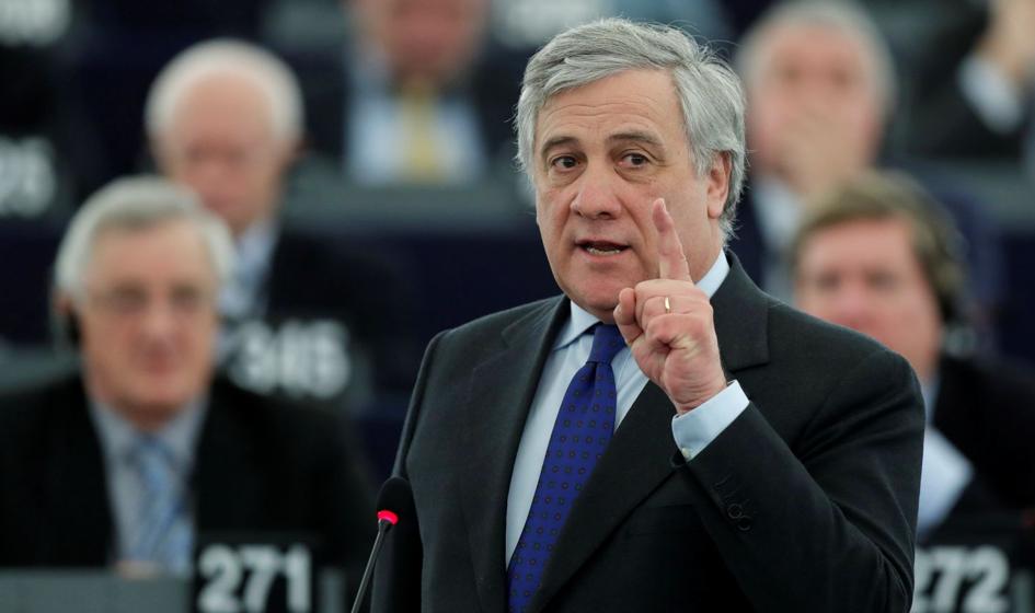 Tajani zapowiada, że Parlament Europejski zbada aferę Cambridge Analytica