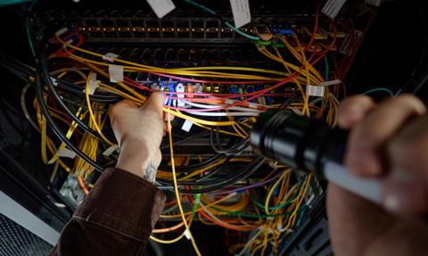 Banki stawiają w ten weekend na prace techniczne. Niewykluczone problemy z kartami