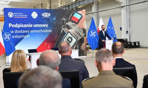 Wojsko kupi 250 karetek. "Ogromna inwestycja ulokowana w polskim przedsiębiorstwie"