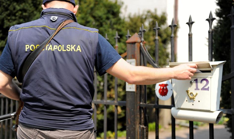 Polecony i kredycik? Pracownicy Poczty Polskiej mają sprzedawać małe produkty finansowe