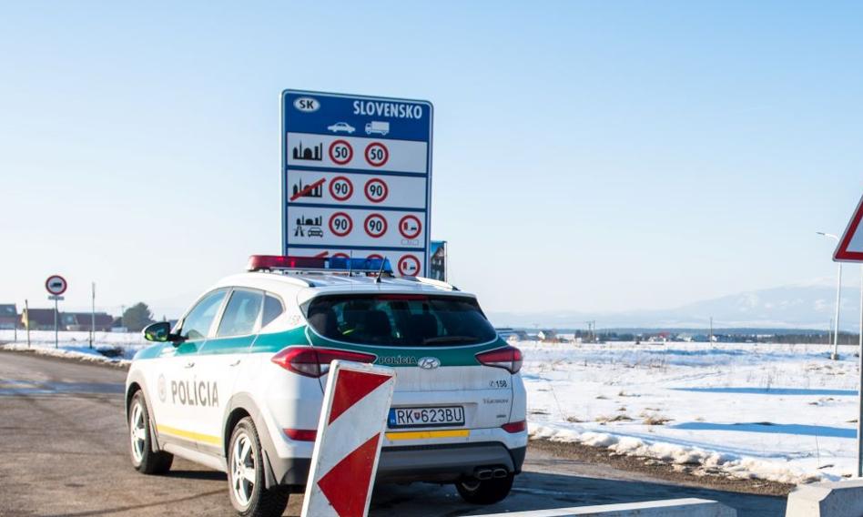 Słowacka policja wzmocniła kontrole na granicach, także z Polską