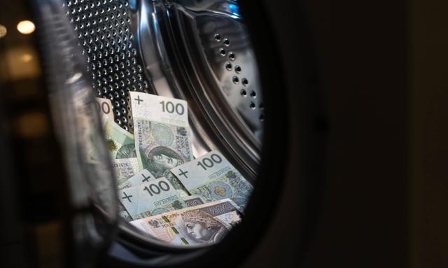 Eksperci oceniają wdrożony w Polsce system przeciwdziałania praniu pieniędzy