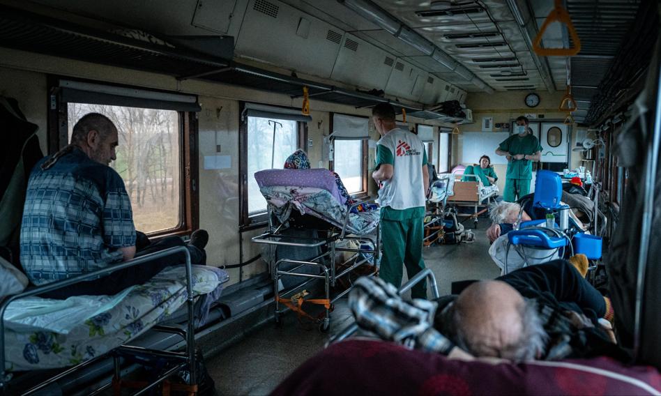 Reuters: w przypadku wojny z Rosją NATO nie wyklucza potrzeby transportu rannych na dużą skalę