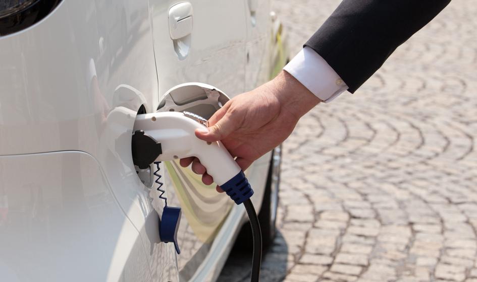 Senat bez poprawek przyjął ustawę o elektromobilności