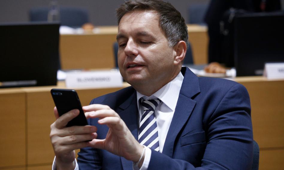 Wręczył łapówkę i został skazany. Prezes banku centralnego Słowacji w tarapatach