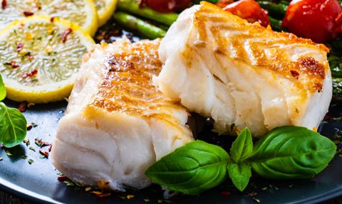 Menu powinno mówić prawdę. Nieprawidłowości w 76 proc. skontrolowanych smażalni ryb