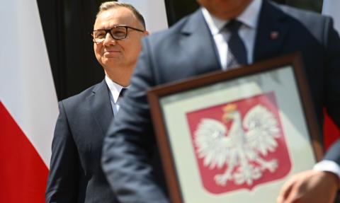 Mrożenie cen energii i wiatraki w jednej ustawie. Minister klimatu apeluje do prezydenta o podpis