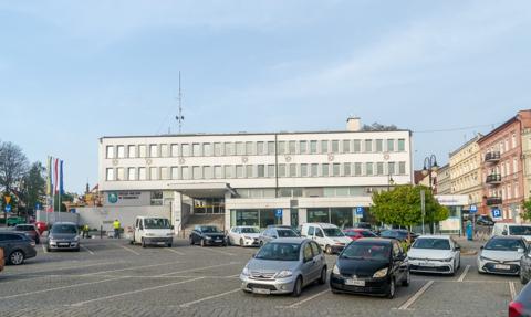 Wyrok w sprawie powtórzenia wyborów w Trzebnicy. Siostra burmistrza w komisji