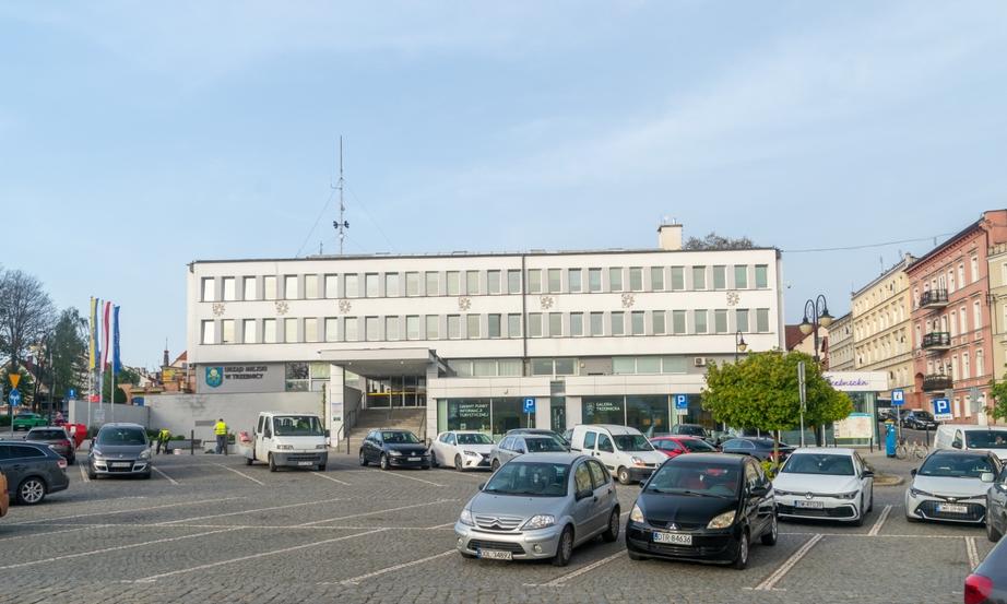 Wyrok w sprawie powtórzenia wyborów w Trzebnicy. Siostra burmistrza w komisji
