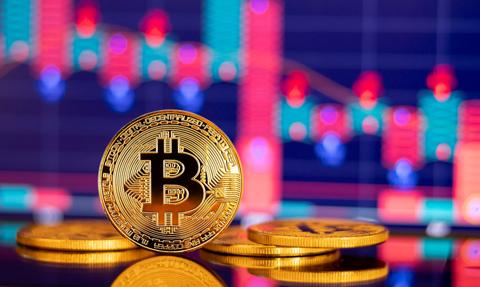Bitcoin pokonał 57 tys. dolarów. Kryptowaluta jest najdroższa od 2021 roku
