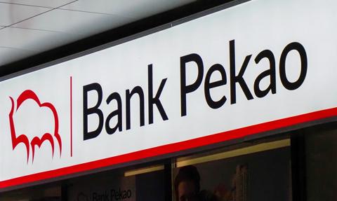 Najpierw 500 zł premii, potem bilety lotnicze na wakacje w nowej promocji Banku Pekao