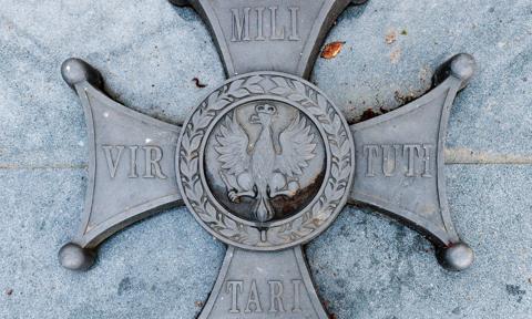 Skandal na ukraińskim portalu: order Virtuti Militari wystawiony na sprzedaż. IPN apeluje