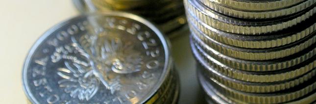 Wpłacając 1000 zł na konto oszczędnościowe możemy zarobić nawet o 1 p.p. więcej w skali roku niż na lokacie miesięcznej