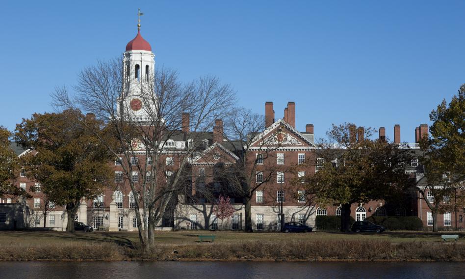 Harvard musi spełnić wymogi rządu USA, by zachować miliardowe dotacje