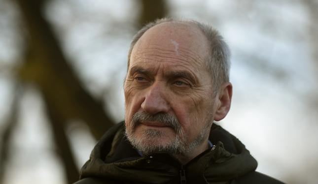 Macierewicz: Chcemy zamknąć sprawę śmigłowców Caracal w najbliższych dniach