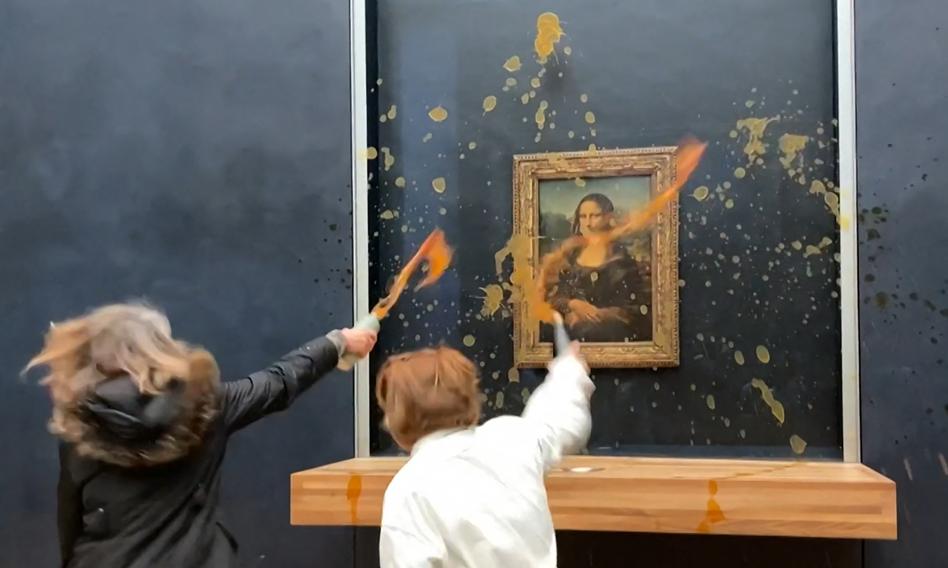 Aktywistki klimatyczne oblały zupą obraz "Mona Lisa" w Luwrze