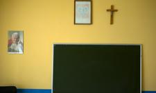 Jedna godzina religii i brak wpływu na średnią. MEN nie ugina się przed Episkopatem