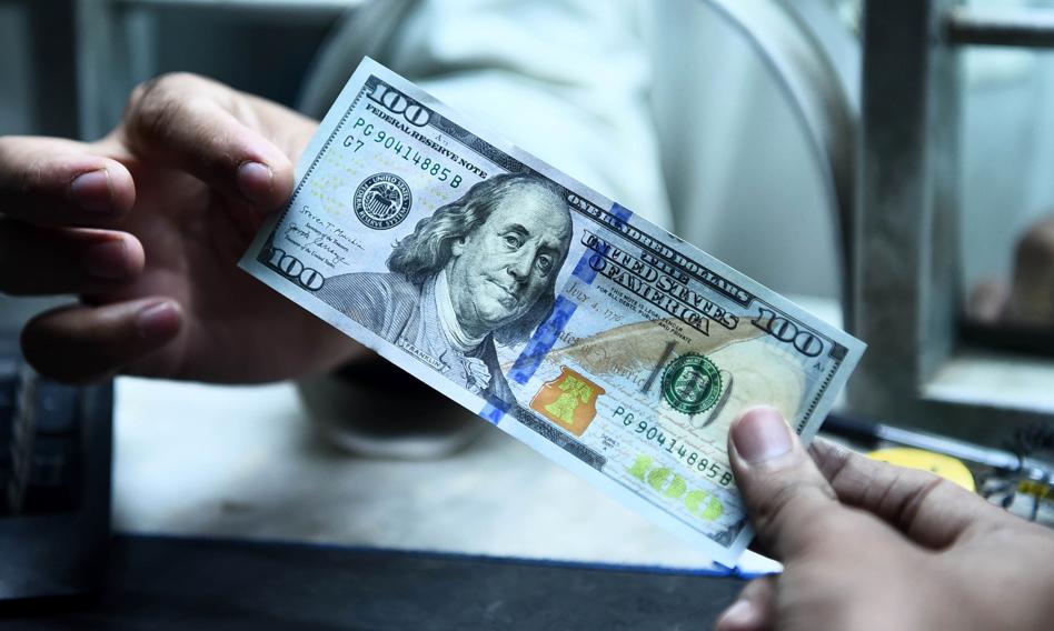 Prognoza walutowa: analitycy nadal nie wierzą w mocnego złotego. Dolar nie spadnie poniżej 4 zł?