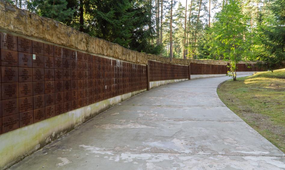 Rosja demontuje symbole Virtuti Militari na Cmentarzu Katyńskim. To nakaz prokuratury