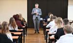 Nauczyciele bez pensji na wakacje. MEN tłumaczy zasady zatrudniania