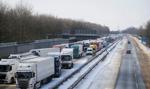 Eksperci: Trzeba rozważyć zakaz jazdy ciężarówek w trudnych zimowych warunkach
