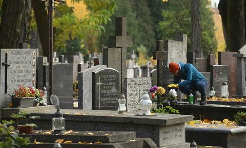 Dodatkowy dzień wolny za pracę w sobotę we Wszystkich Świętych