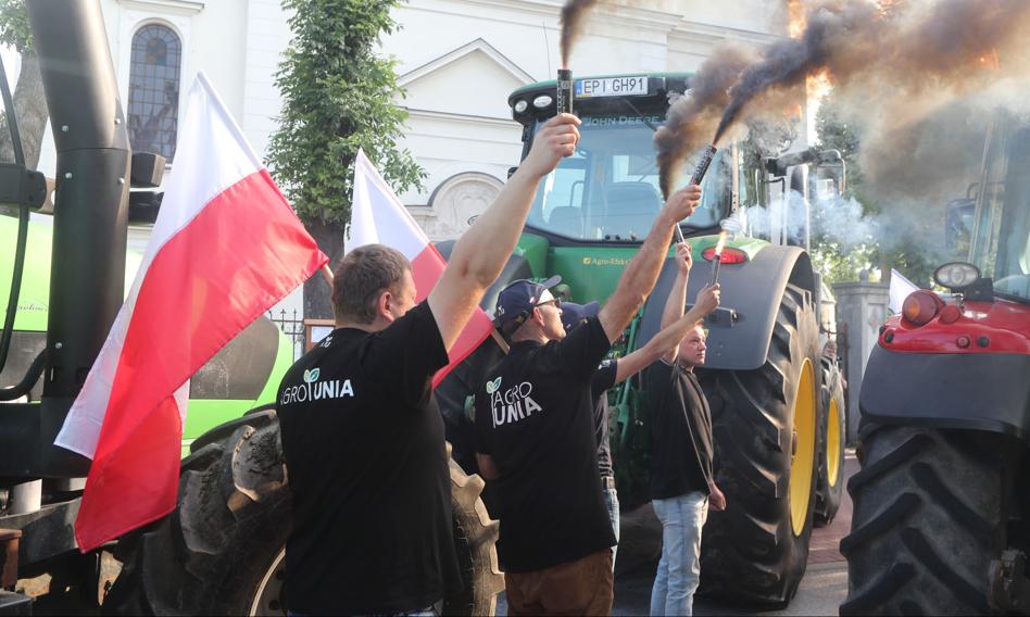 "Wara od rolników". Race i obornik na koniec protestu Agrounii