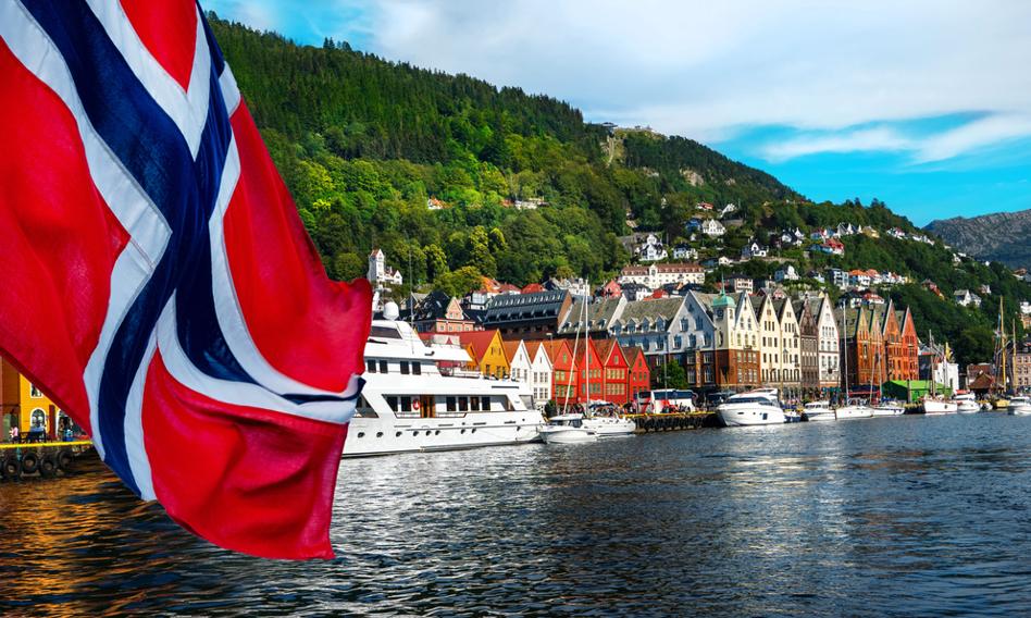 Wymóg poddania się testowi na COVID-19 dla podróżujących do Norwegii