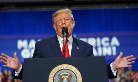 Trump robi wyjątek dla Rosji. Cła i sankcje częściowo zawieszone