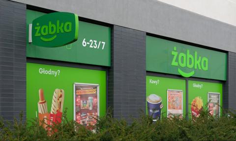 Żabka czy przedszkole i kawiarnia? Nowość sieci to hit i przekleństwo mieszkańców