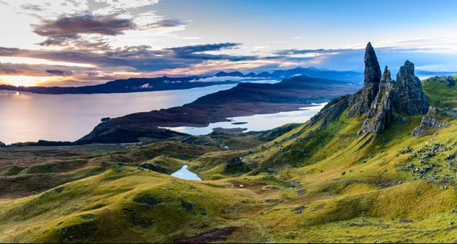 Wschód słońca nad The Old Man of Storr, Wyspa Skye, Szkocja