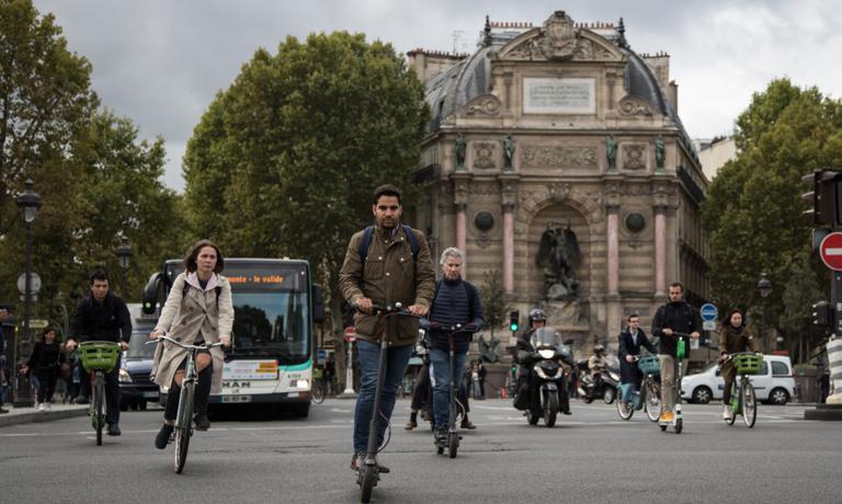 Les scooters électriques ne sont pas pour Paris.  La plupart des résidents sont contre la location
