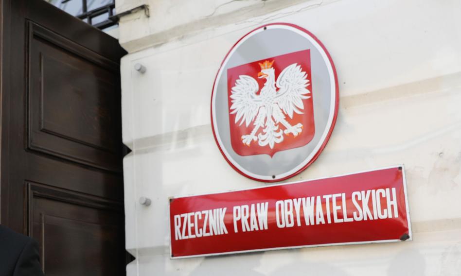 Zastępca RPO: zróżnicowanie powszechnego wieku emerytalnego jest nieuzasadnione