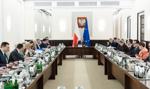 Rząd mówi stop paliwowej "trójpolówce". Nowe zasady dla zapasów ropy i gazu