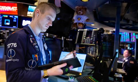 Wall Street zaczął nowy tydzień od niewielkich spadków