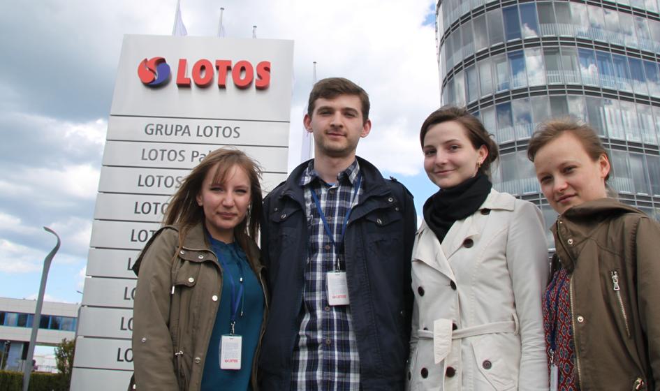 Lotos kusi uczniów i studentów