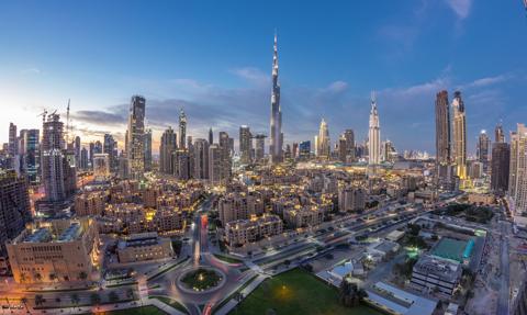 Finansowy exodus z Dubaju. Globalne banki ewakuują biura po groźbach Iranu