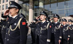 Strategiczna współpraca i chińskie patrole. Zamieszanie na ulicach unijnej stolicy