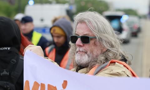 Były funkcjonariusz UOP odbywa karę za protest Ostatniego Pokolenia. Jest apel byłych opozycjonistów