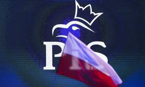 Lawina po decyzji Kaczyńskiego. Ważni politycy PiS odsyłają ordery na Ukrainę