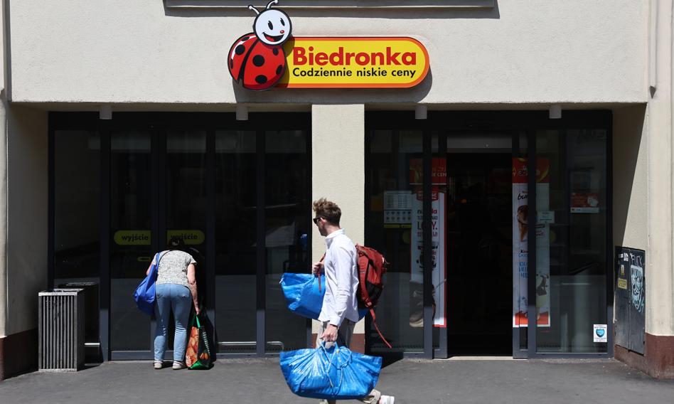 Ekonomista: Szybko rośnie dochód rozporządzalny, ale Polak wciąż może kupić mniej niż Niemiec