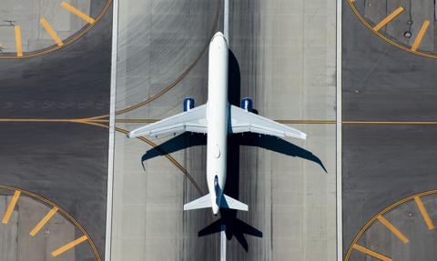 KE: unijne przepisy nie zobowiązują linii lotniczych do latania bez pasażerów
