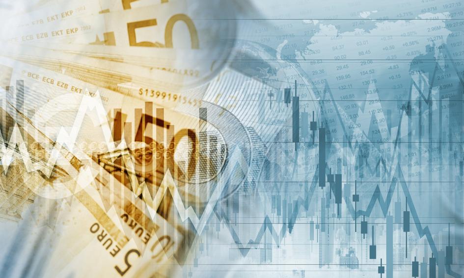 Kurs euro powyżej 4,34 zł. Dolar nieco w dół